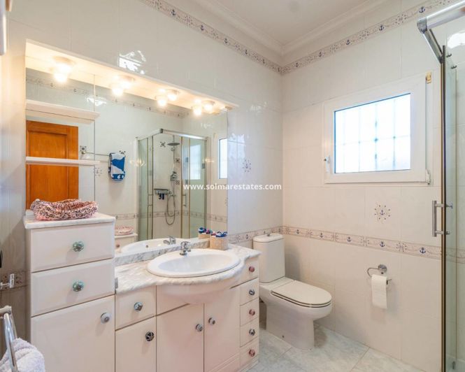 Image No.25-3 Bed Villa for sale