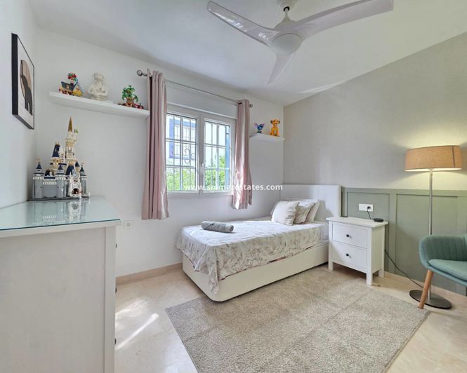 Image No.35-2 Bed Apartment for sale