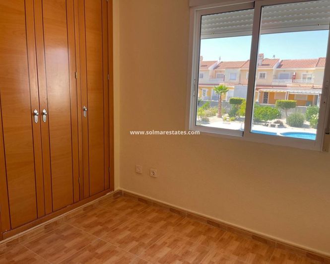 Image No.16-3 Bed Townhouse for sale