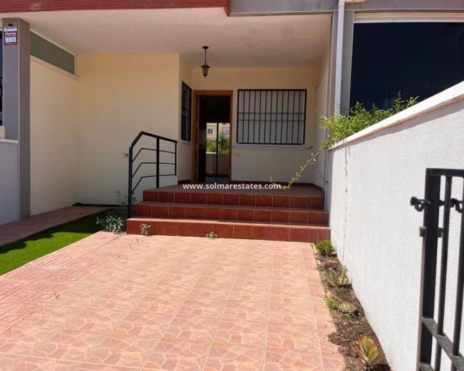 Image No.9-3 Bed Townhouse for sale