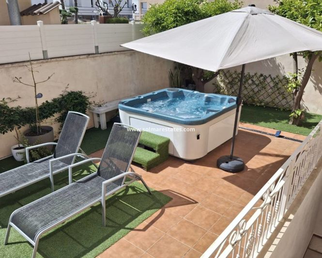 Image No.2-4 Bed Villa for sale