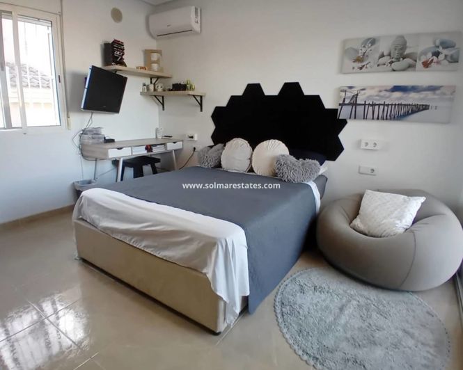 Image No.25-4 Bed Villa for sale