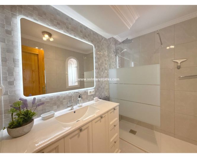 Image No.24-3 Bed Villa for sale