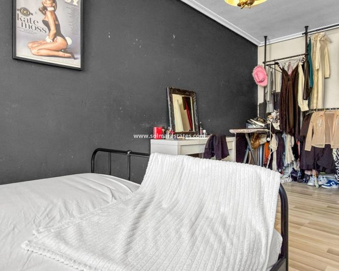 Image No.13-2 Bed Townhouse for sale