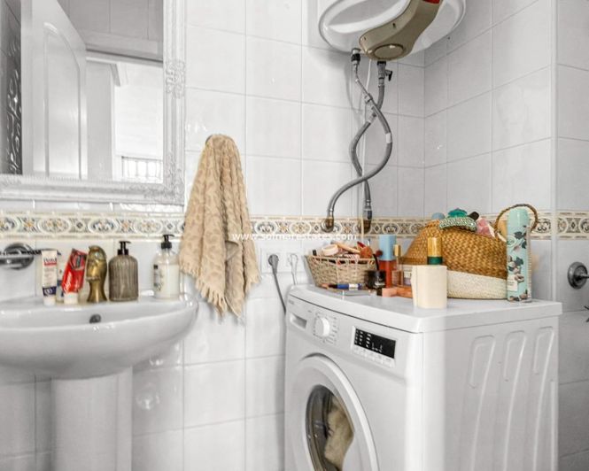 Image No.20-2 Bed Townhouse for sale