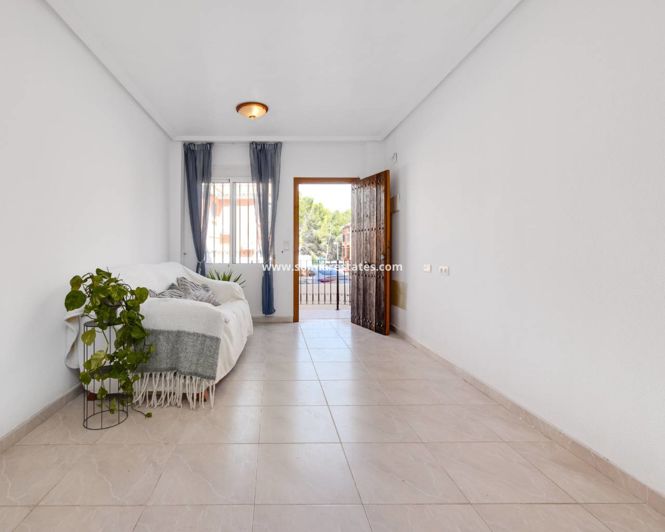 Image No.3-Appartement de 2 chambres à vendre à Playa Flamenca