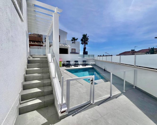 Image No.2-5 Bed Villa for sale