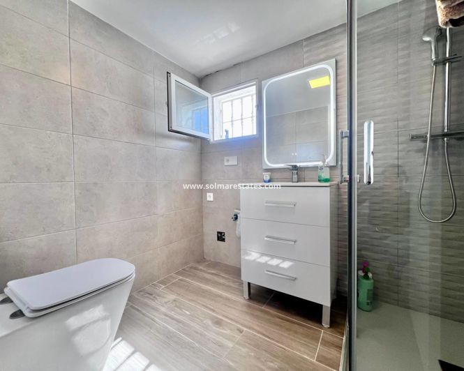 Image No.36-5 Bed Villa for sale