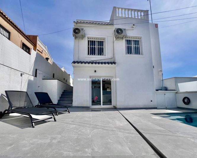 Image No.42-5 Bed Villa for sale