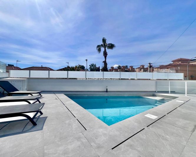 Image No.50-5 Bed Villa for sale