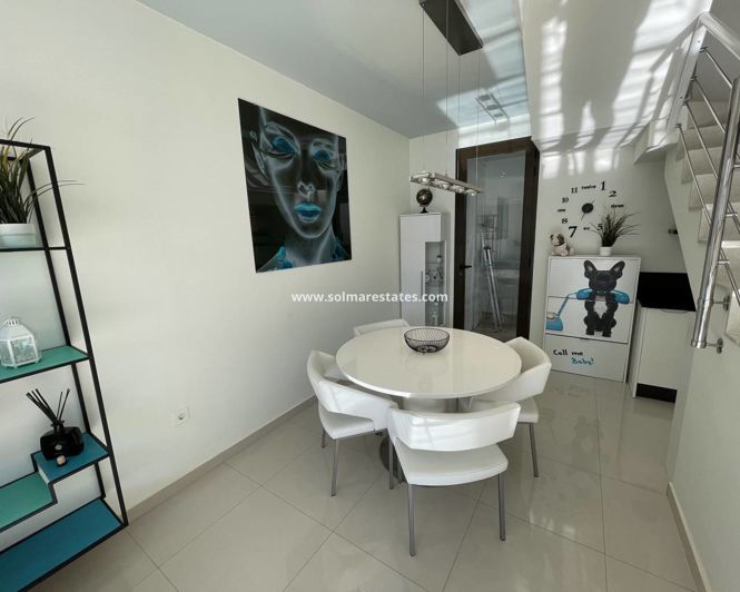 Image No.13-2 Bed House for sale