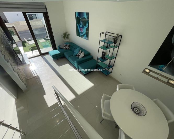 Image No.18-2 Bed House for sale