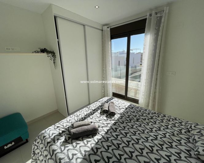 Image No.20-2 Bed House for sale