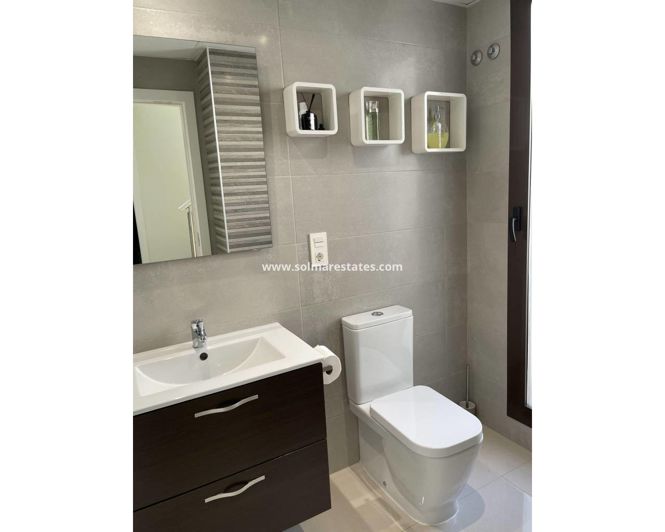 Image No.25-2 Bed House for sale