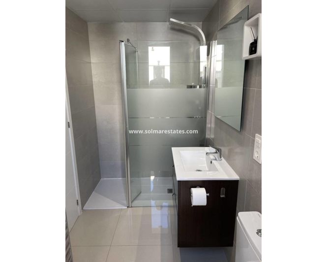 Image No.26-2 Bed House for sale