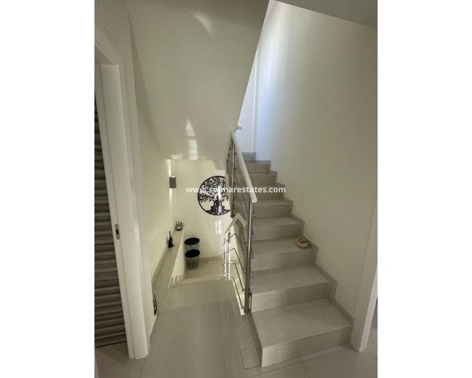 Image No.27-2 Bed House for sale