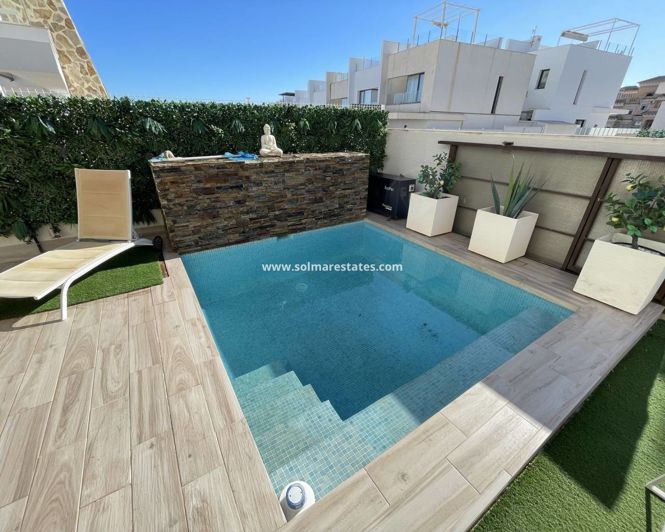 Image No.5-2 Bed House for sale