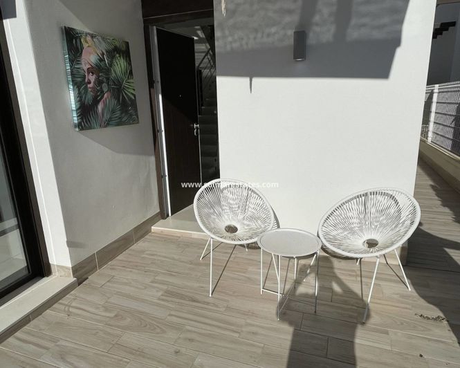 Image No.6-2 Bed House for sale