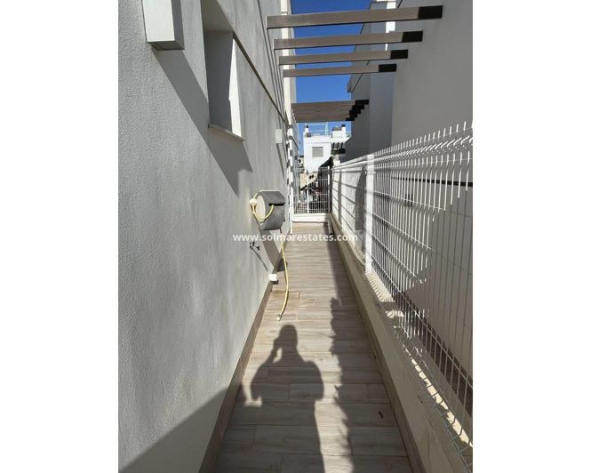 Image No.7-2 Bed House for sale