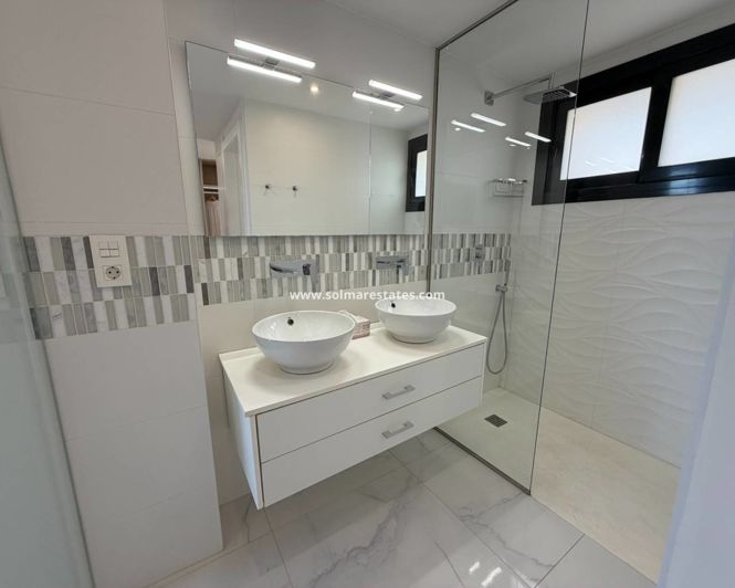 Image No.20-3 Bed Villa for sale