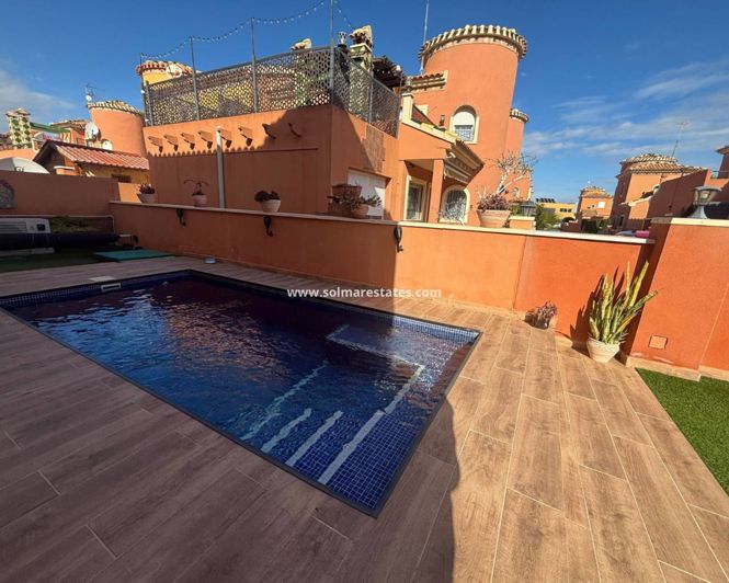 Image No.11-3 Bed Villa for sale