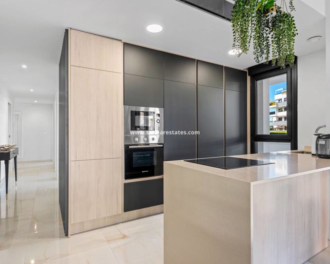 Image No.14-3 Bed Apartment for sale