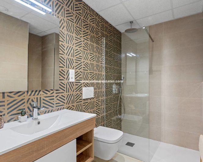 Image No.17-3 Bed Apartment for sale