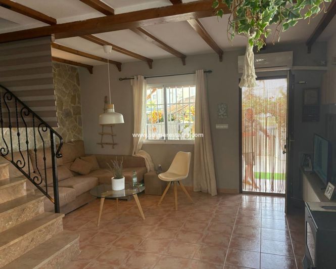 Image No.11-3 Bed Townhouse for sale