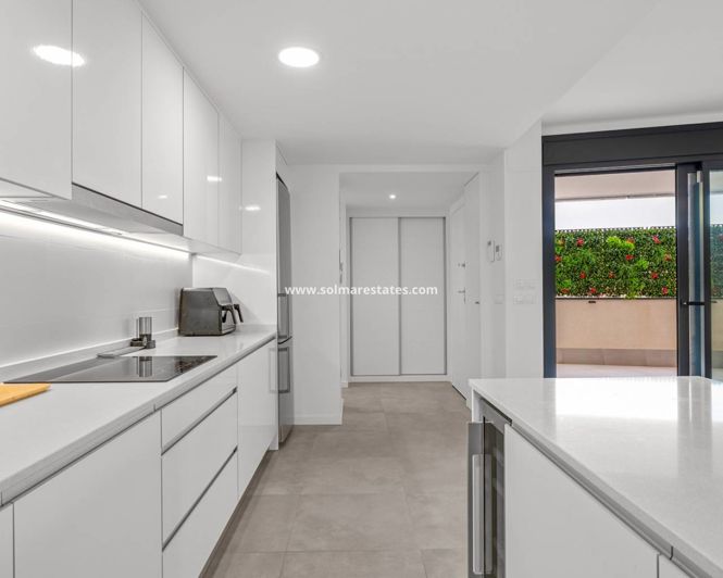 Image No.18-3 Bed Apartment for sale