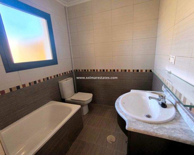 Image No.10-2 Bed House for sale