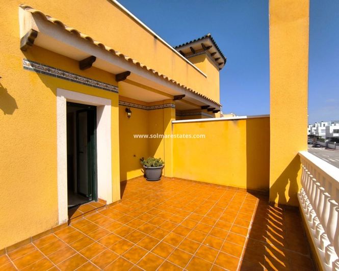 Image No.12-2 Bed House for sale