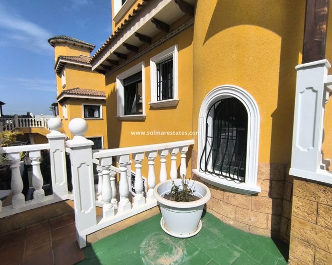 Image No.16-2 Bed House for sale