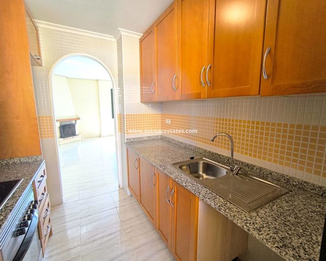 Image No.5-2 Bed House for sale