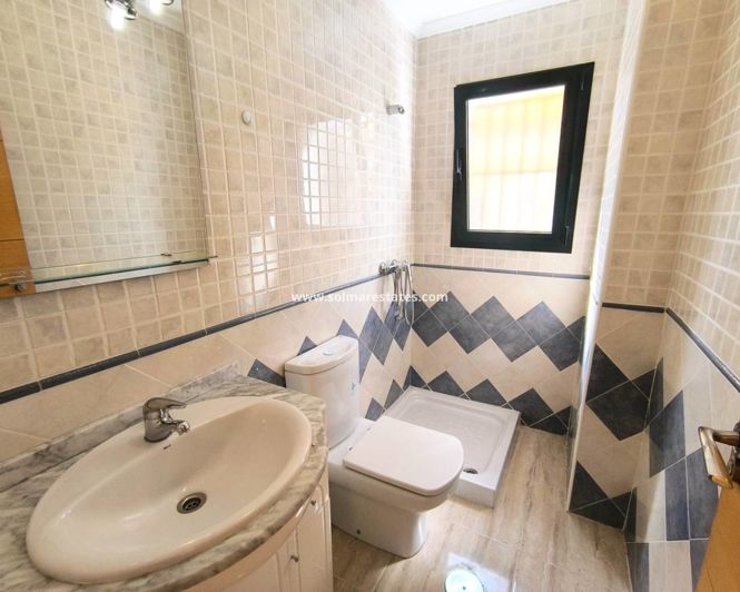 Image No.10-3 Bed House for sale