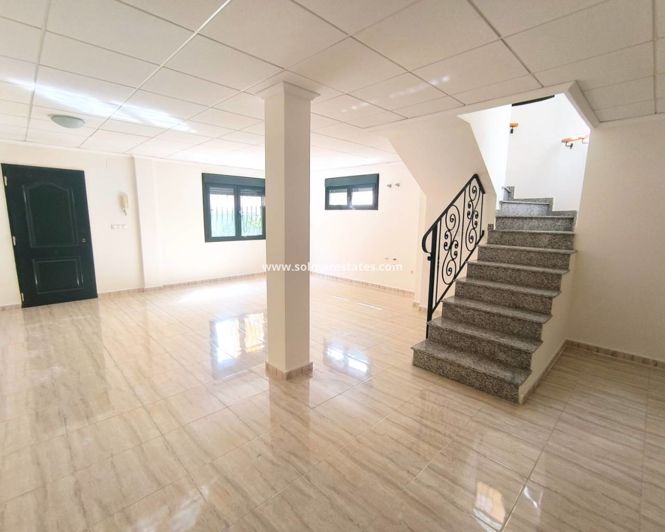 Image No.16-3 Bed House for sale