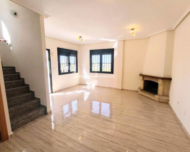 Image No.7-3 Bed House for sale