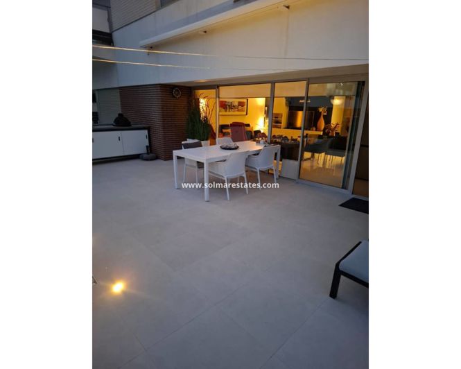 Image No.32-3 Bed Apartment for sale