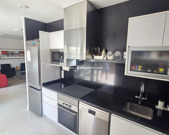 Image No.8-3 Bed Apartment for sale