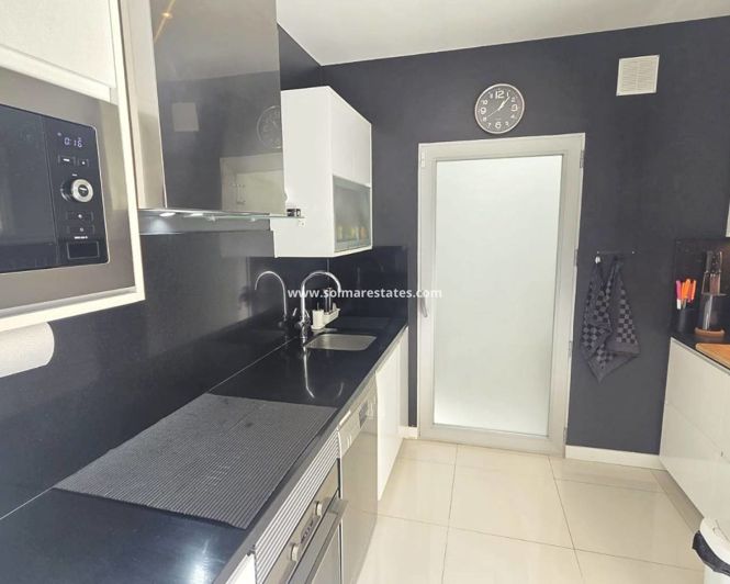 Image No.9-3 Bed Apartment for sale