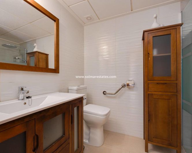 Image No.25-2 Bed Bungalow for sale