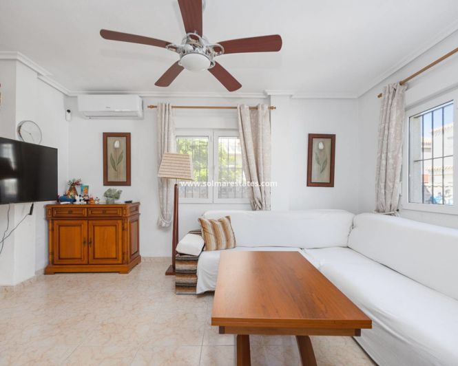 Image No.3-Villa de 3 chambres à vendre à Playa Flamenca