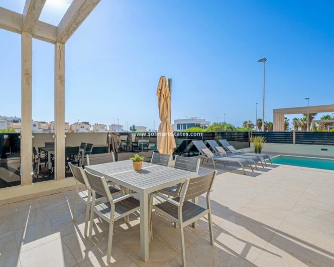 Image No.41-4 Bed Villa for sale