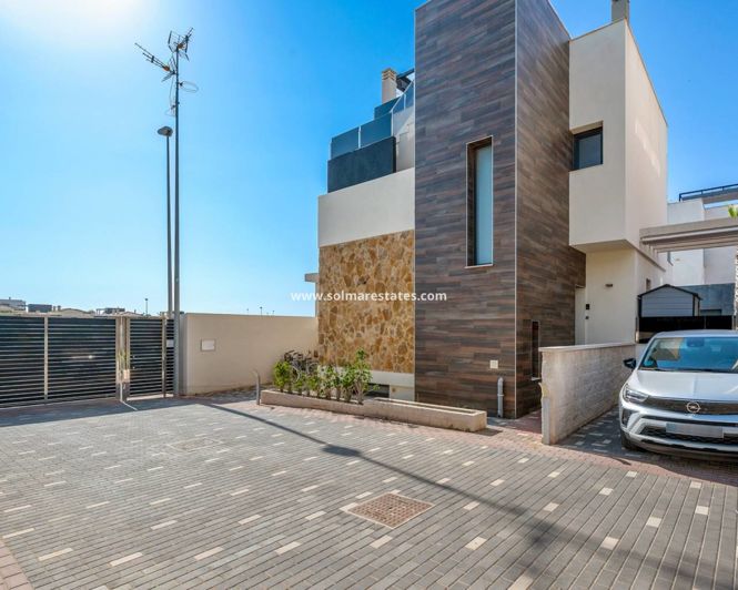 Image No.43-4 Bed Villa for sale