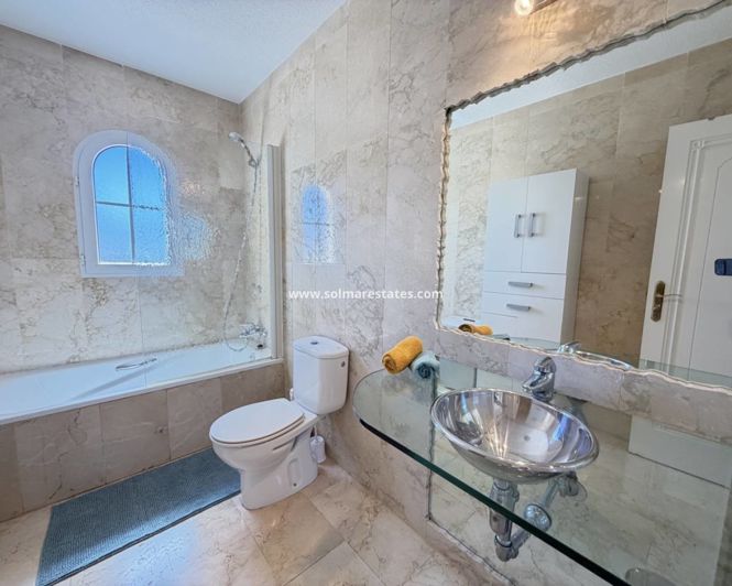 Image No.17-2 Bed Townhouse for sale
