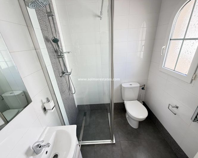 Image No.25-2 Bed Townhouse for sale