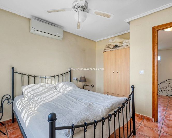 Image No.17-4 Bed Villa for sale