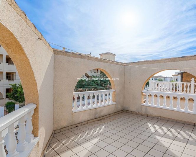 Image No.25-4 Bed Villa for sale