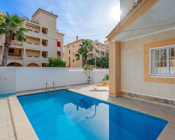 Image No.31-4 Bed Villa for sale