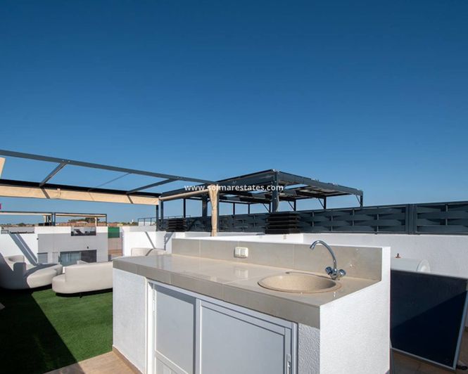 Image No.17-3 Bed House for sale