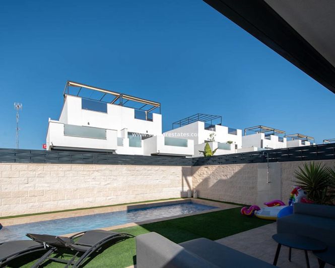 Image No.26-3 Bed House for sale